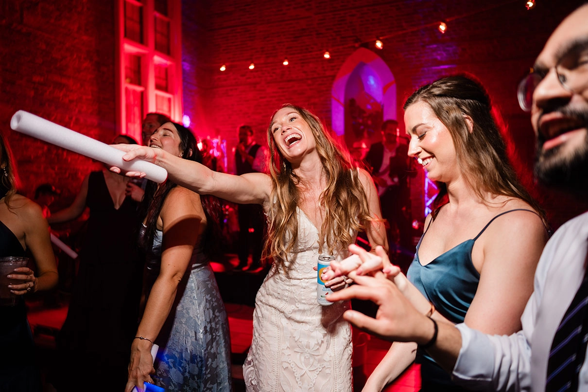 Melanie & James - Wedding Photo 28